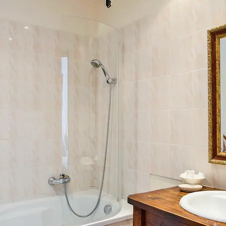 德连考特莱斯农庄旅馆